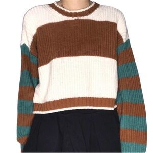 American Eagle Cropped Sweater Medium